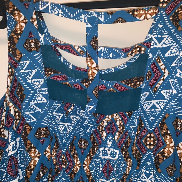 Bundle of 2 dresses (1maxi/1short) in boho pattern - Picture 2 of 8